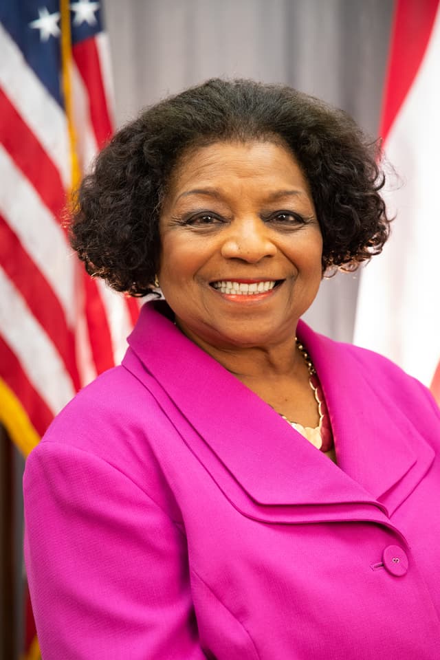 Sen. Gail Davenport headshot