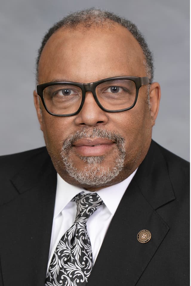 Sen. Paul A. Lowe Jr. headshot