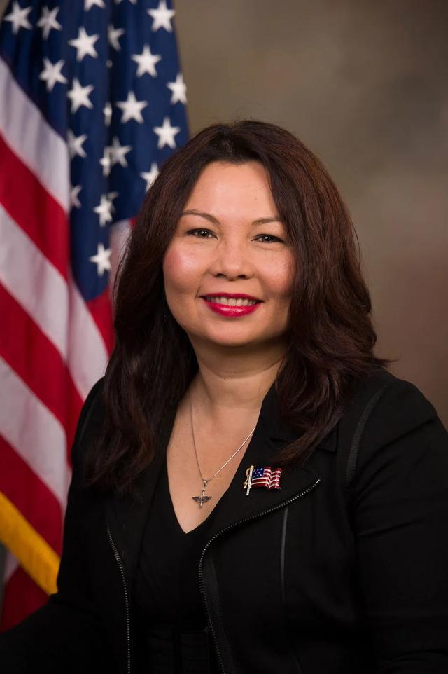 Sen. Tammy Duckworth headshot