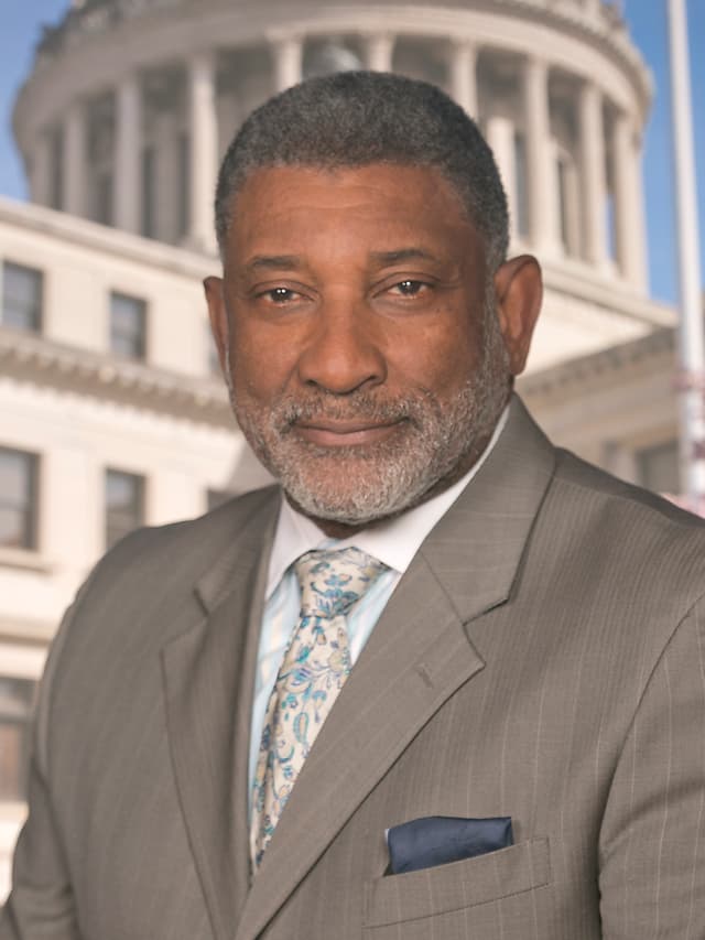 Rep. Oscar Denton headshot